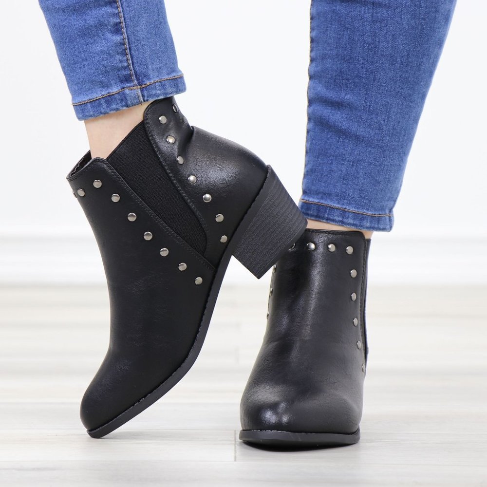 Black Synthetic Leather Chelsea Pointed Toe Low Heel Ankle Boots Metal Studs - Picture 10 of 12